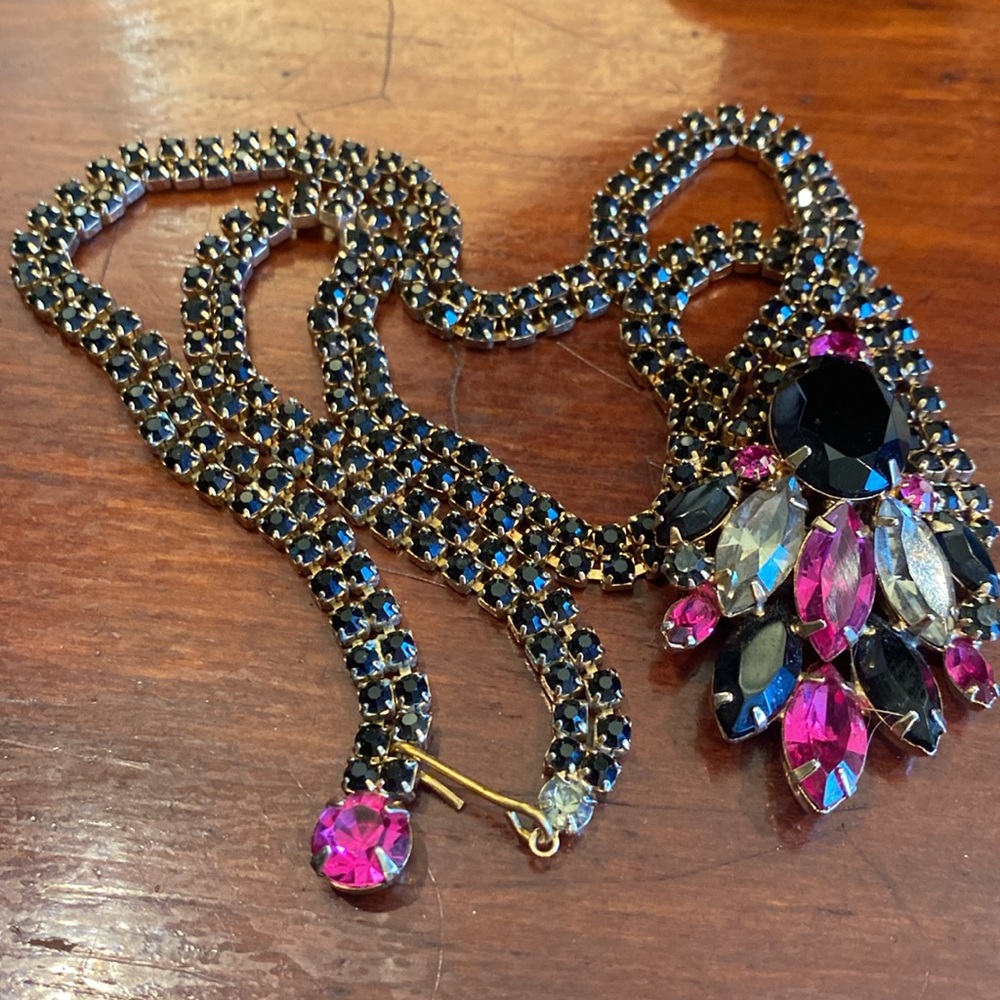 Alice Caviness unsigned Black and Pink Crystal Necklace
